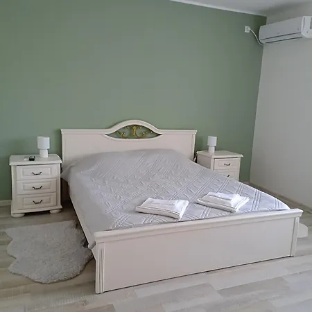 ника Villa Kavarna