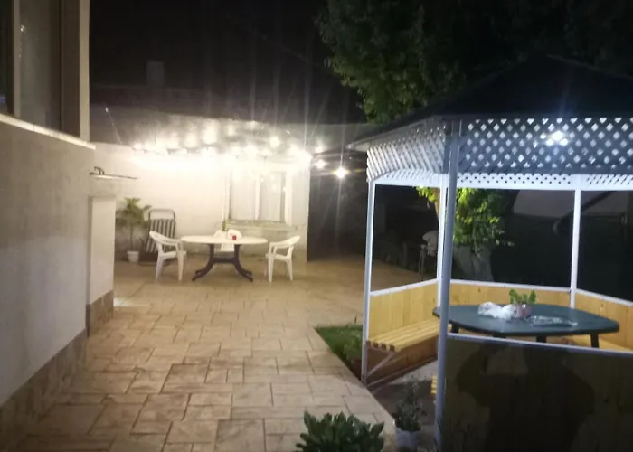 ника Луксозна вила *